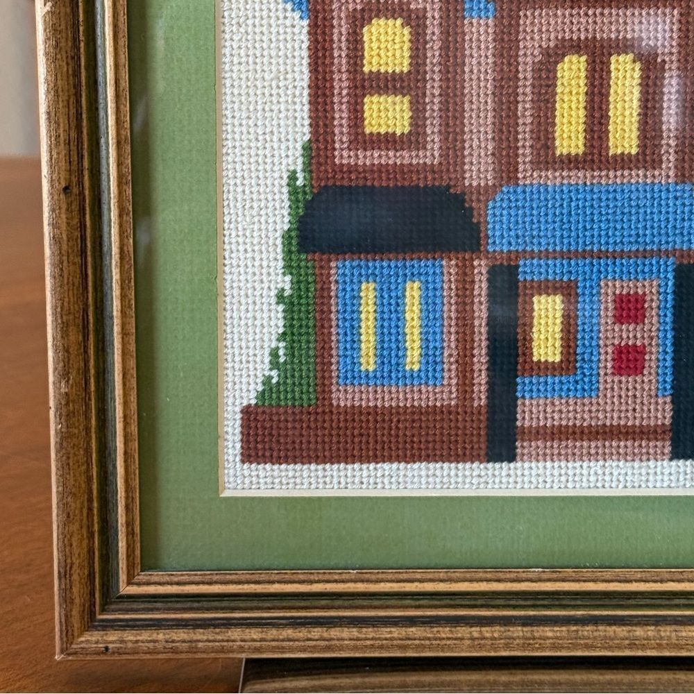 Vintage 70’s Framed Needlepoint House Art With Green Mat inside Brown Wood Frame - Picture 6 of 15